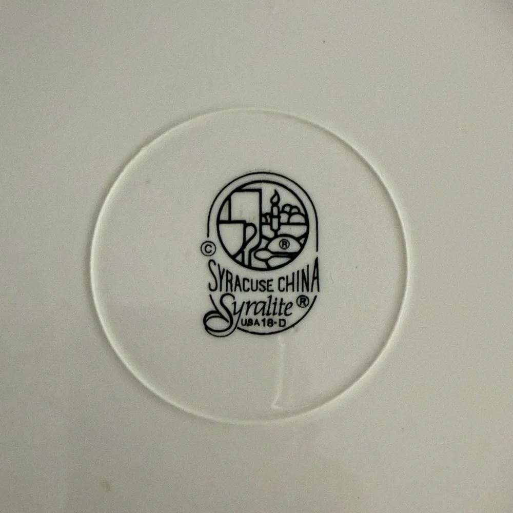 Syracuse China Broadmoor Hotel Green and White Decorative Golf Chop Plate